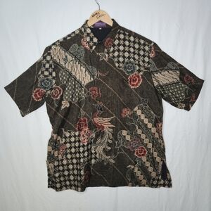 Short-Sleeve Floral Batik Shirt in Brown